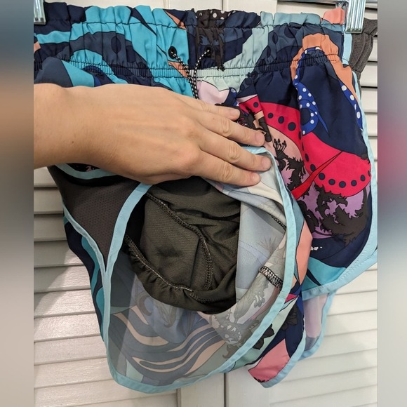 Nike Icon Clash Tempo Running Shorts Size Small - Picture 6 of 7